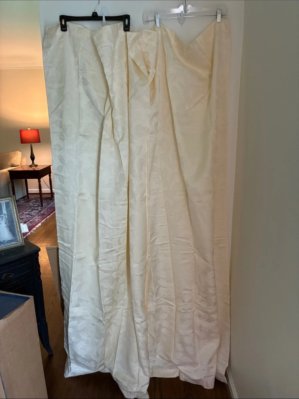 Fabric Shower Curtain- Ivory Jacquard– Tone-on-Tone Holly Leaf Weave -New/Unused